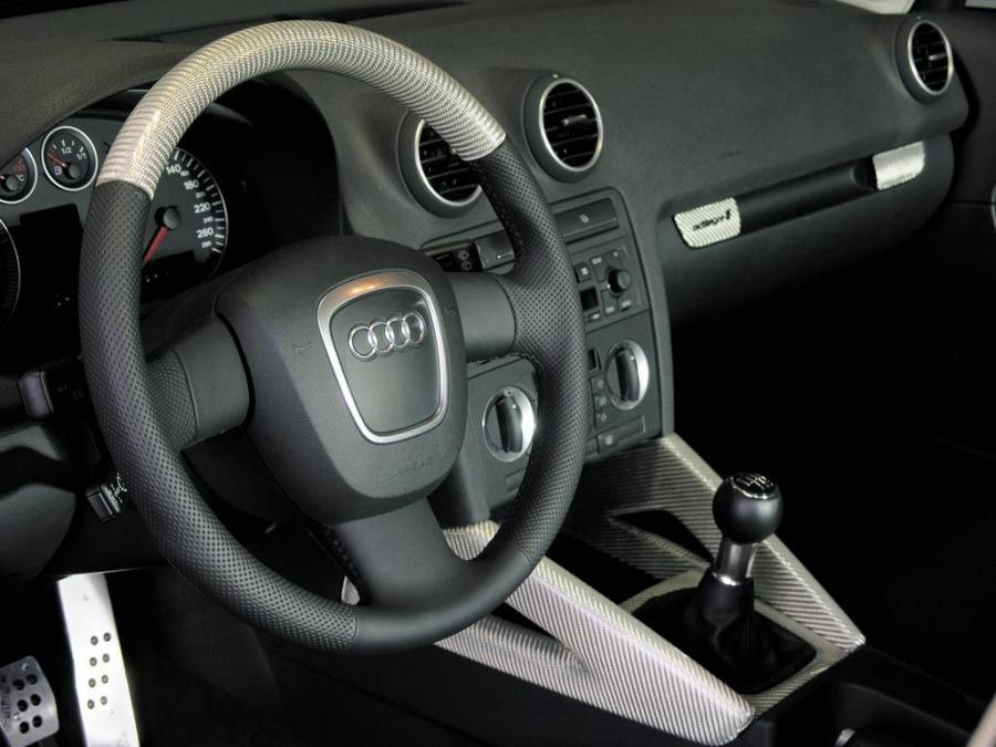 Торпедо Audi A3 Sportback by Oettinger (8PA) 2005 года  (фото 2 из 11)